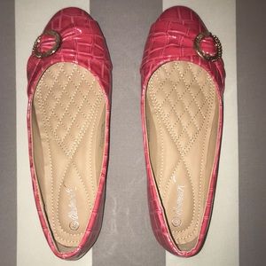 Victoria K Pink Flats Size:8